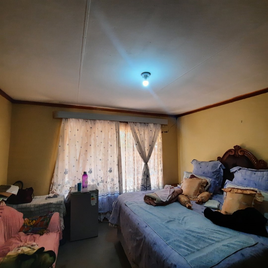 6 Bedroom Property for Sale in Lourierpark Free State